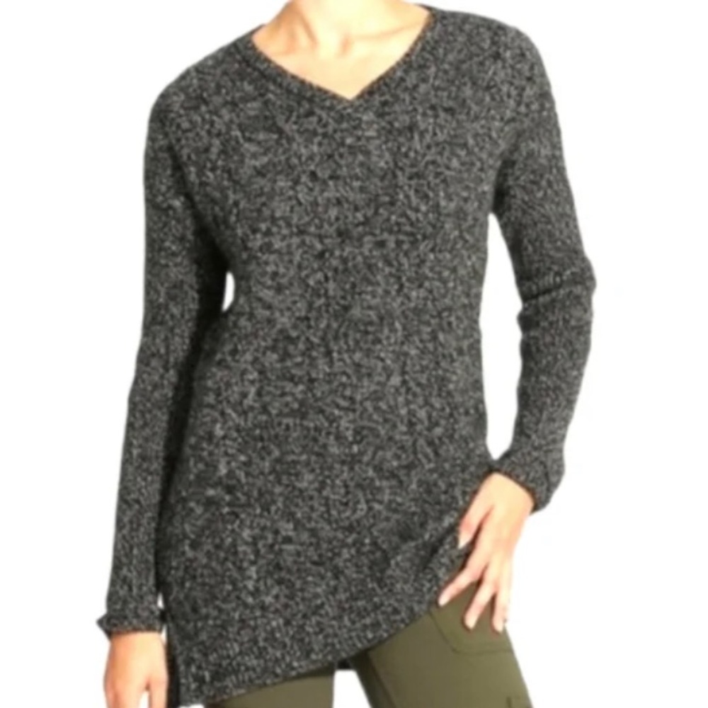 Athleta NWT Shasta V-neck Sweater.